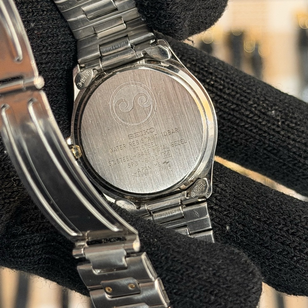 Vintage 1987 Seiko Quartz Landy [Roman Dial] 5P31-6130 Watch
Very Good Condition - Picture 8 of 8